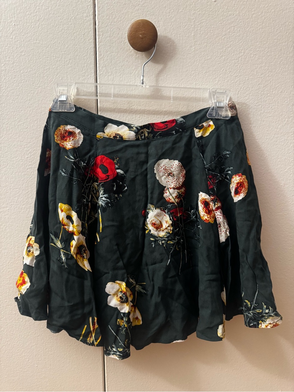 Urban Outfitters Dark Green Floral Button-Front Skater Skirt - Picture 8 of 8
